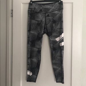 H&M black & white workout leggings